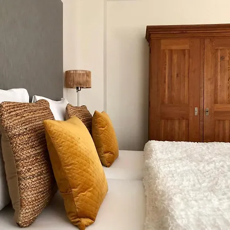 Haus Unter Den Linden